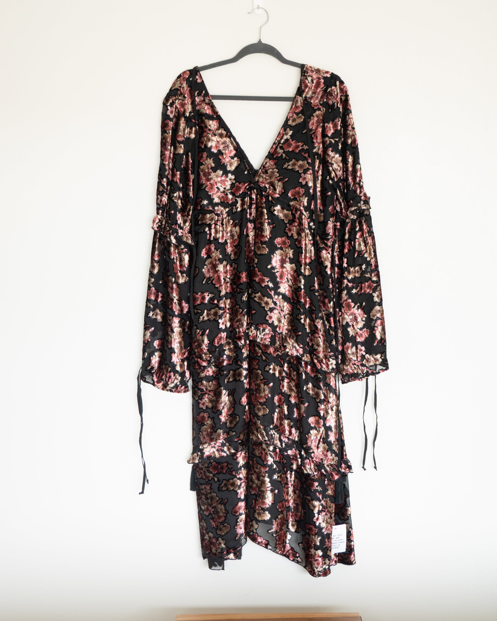 Vestido Envolvente Floral Oscuro - Asos Design - La Reversa