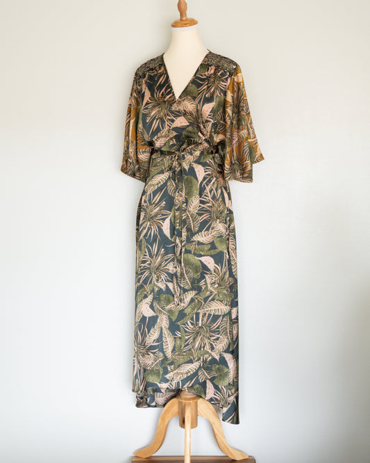 Vestido Envolvente Print Botánico - Native Rose - La Reversa