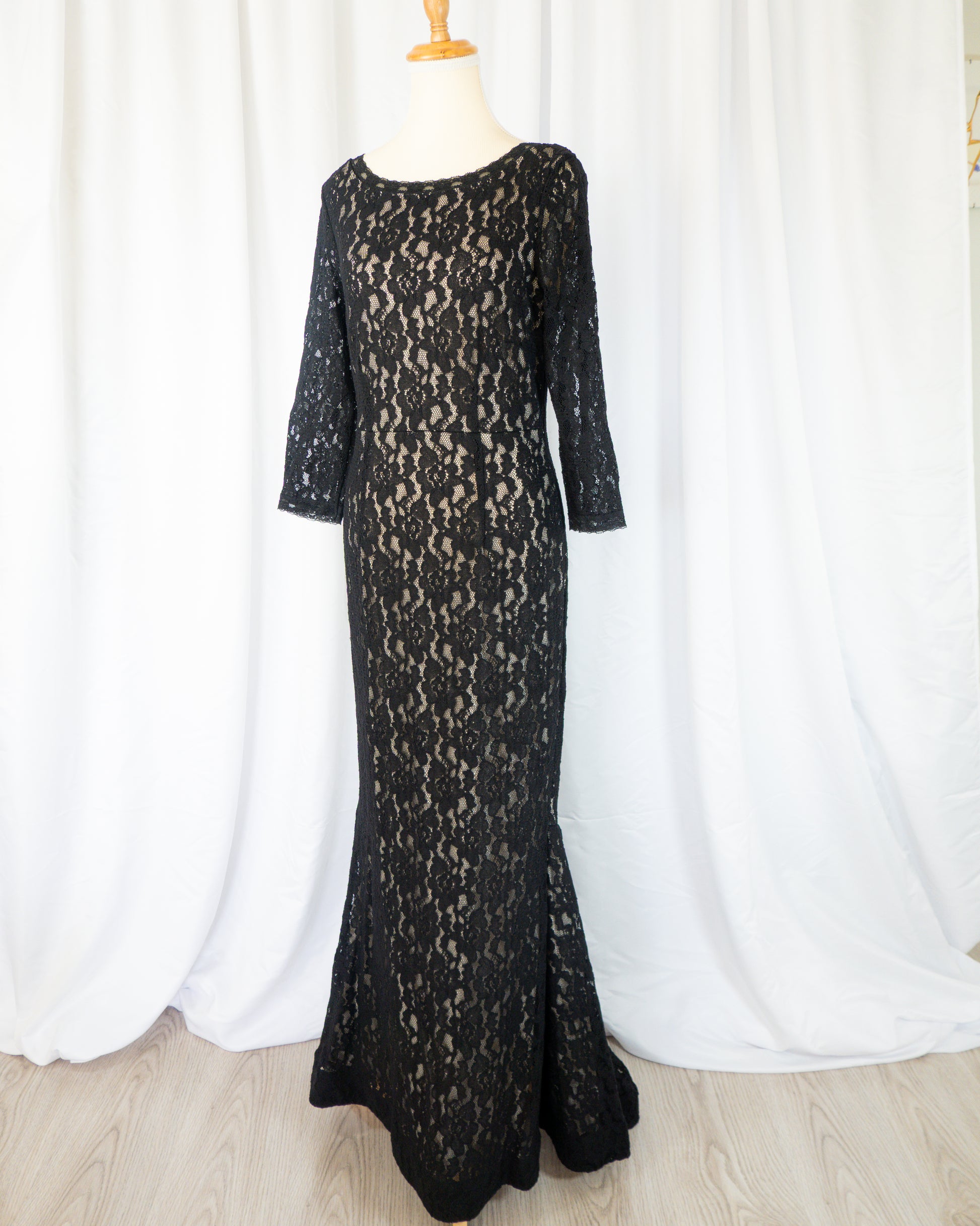 Vestido Largo de Encaje Negro Mermaid - La Reversa
