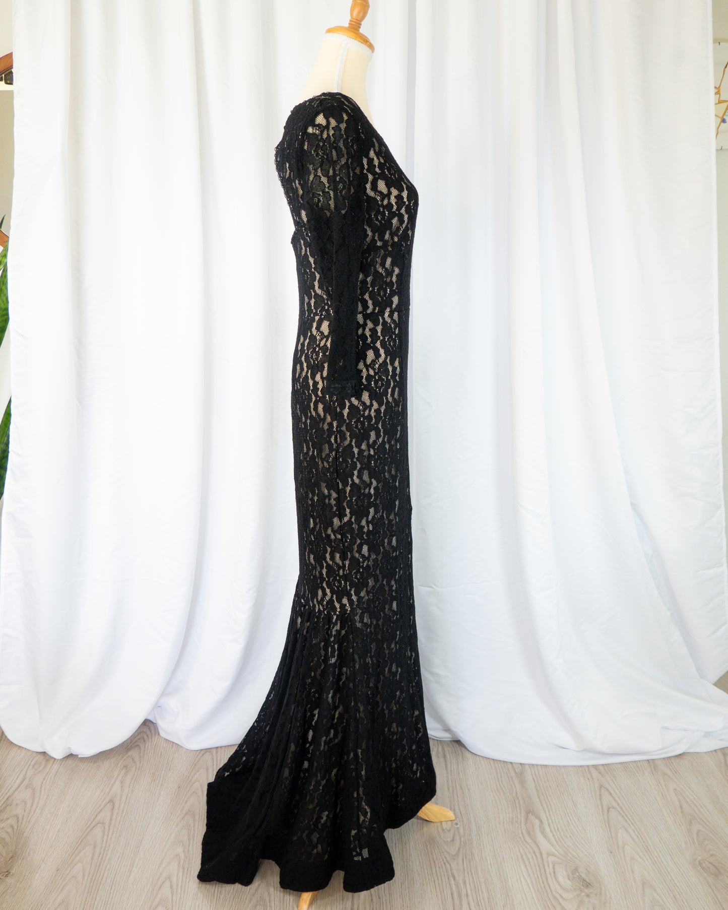 Vestido Largo de Encaje Negro Mermaid - La Reversa