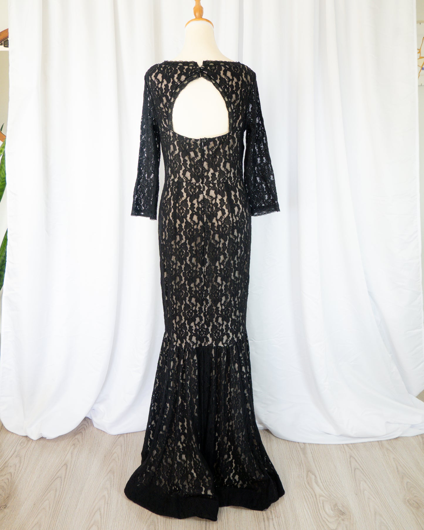Vestido Largo de Encaje Negro Mermaid - La Reversa