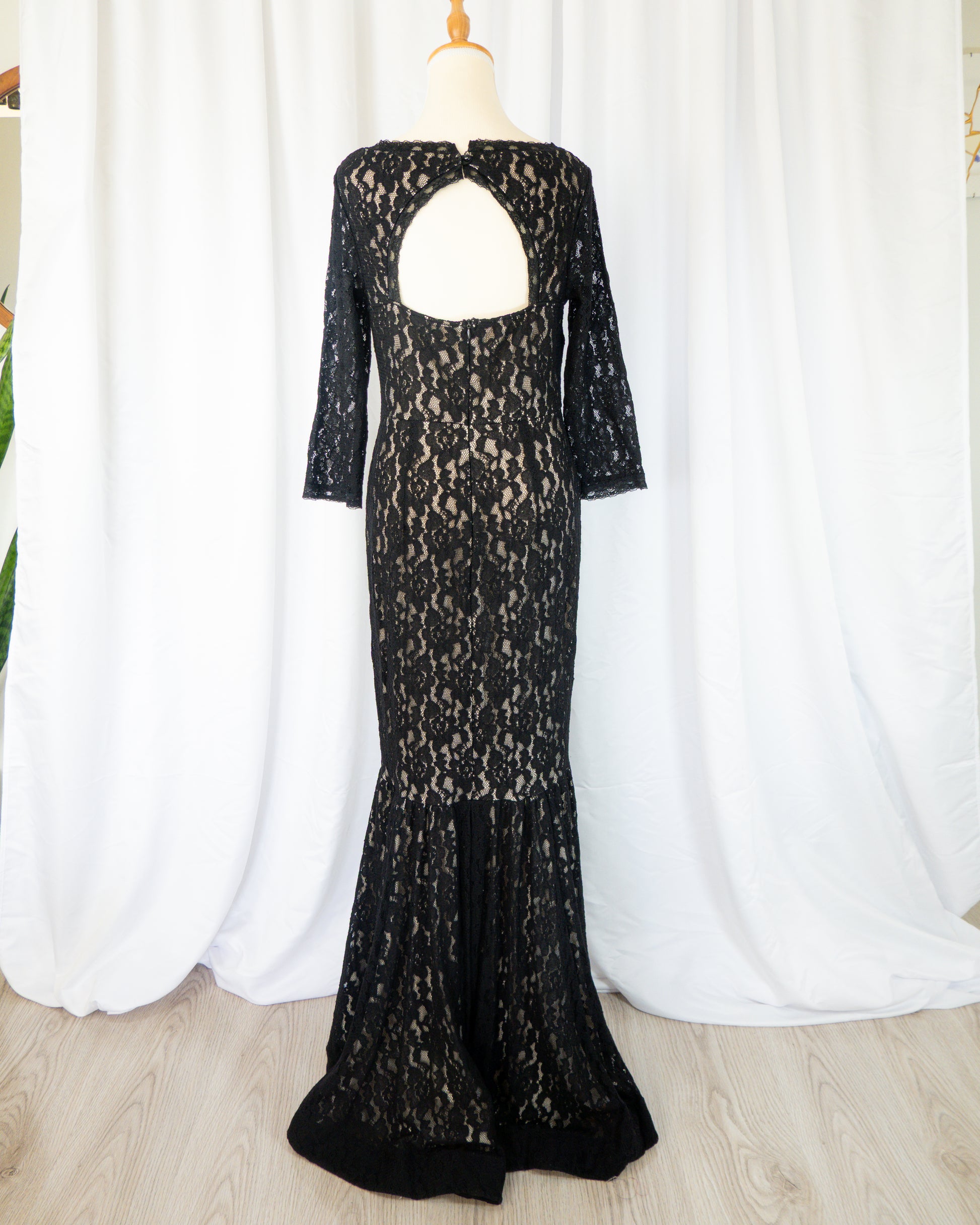 Vestido Largo de Encaje Negro Mermaid - La Reversa