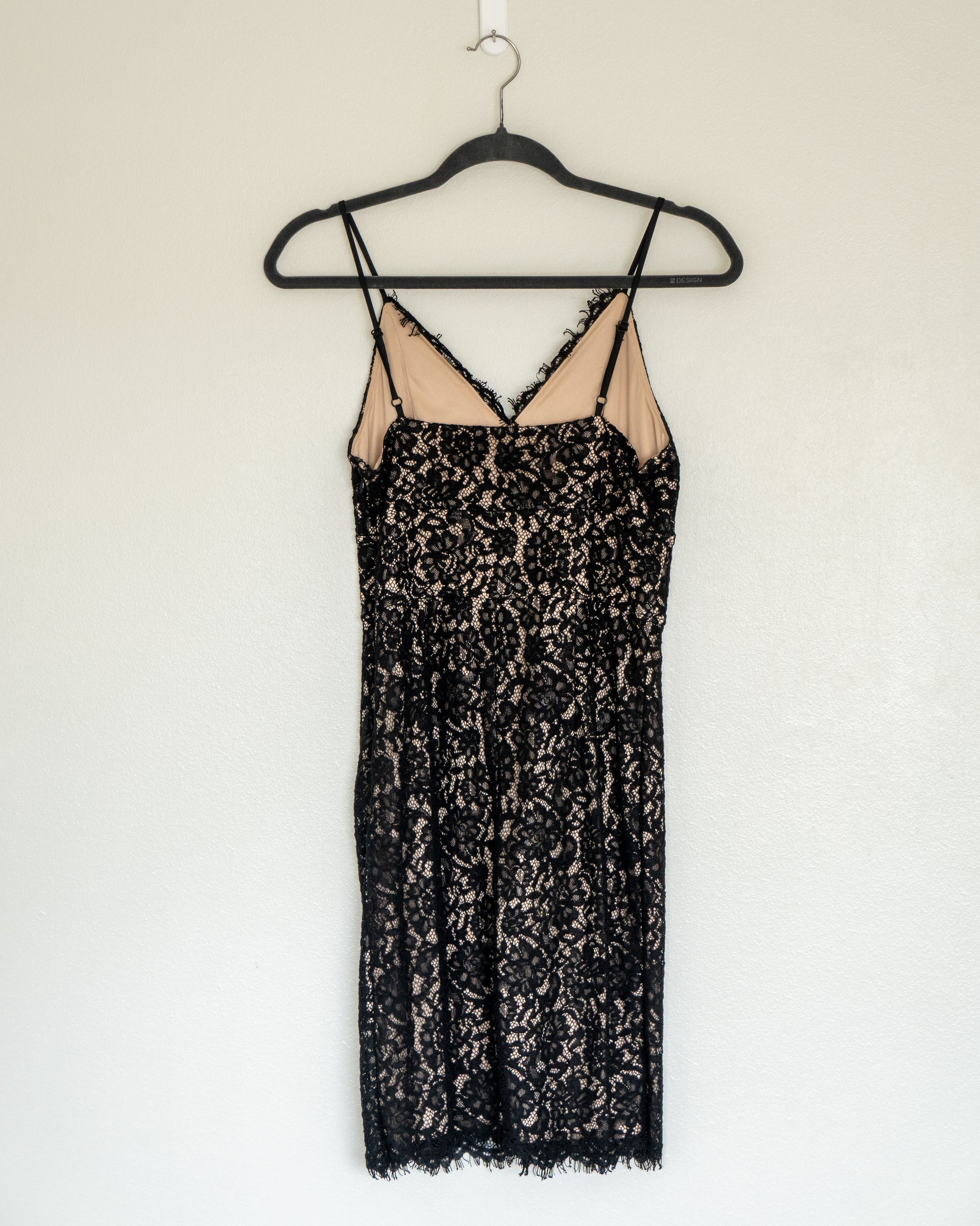 Vestido Lencero Encaje Negro - Express - La Reversa