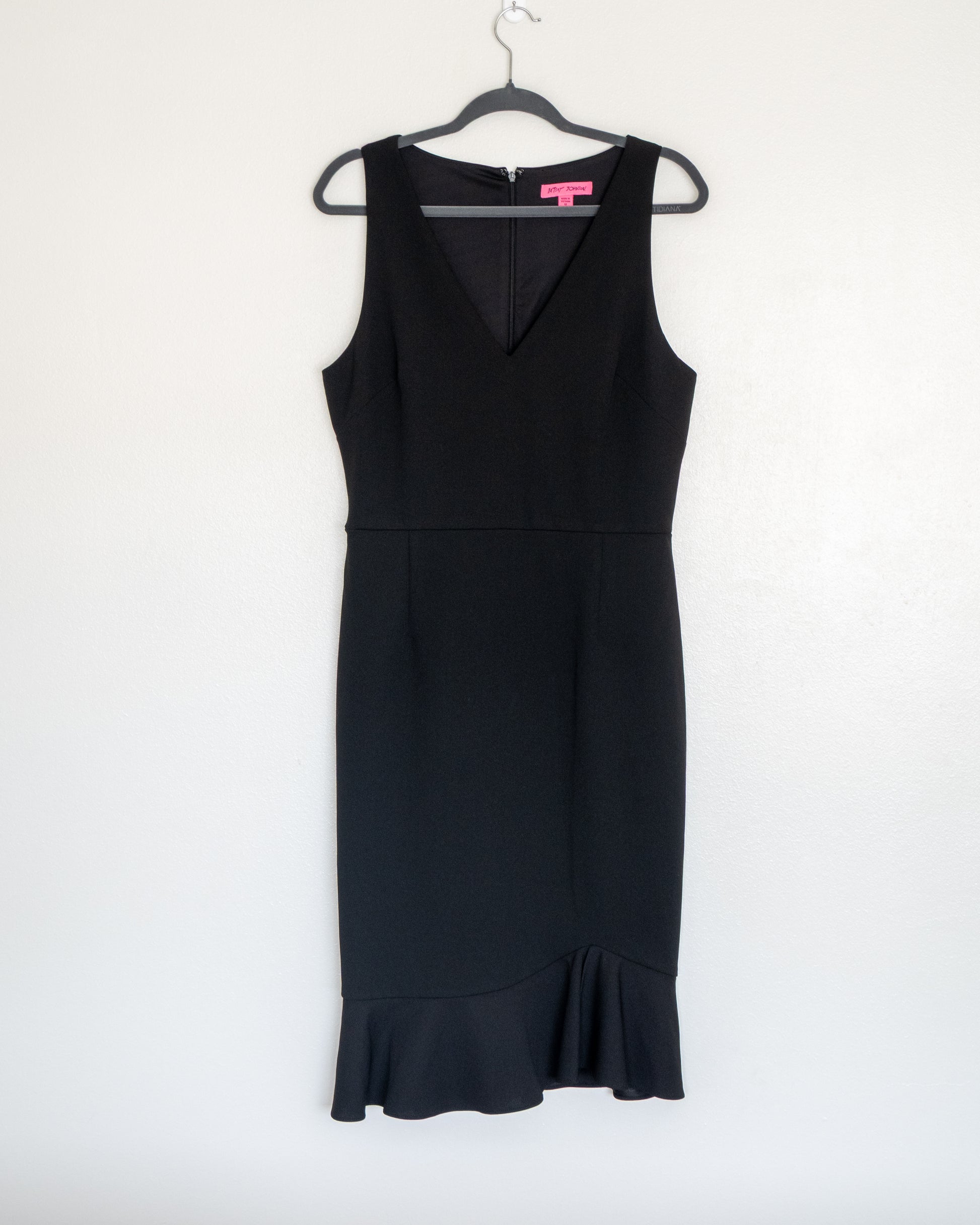 Vestido Midi Negro Estructurado - Betsey Johnson - La Reversa