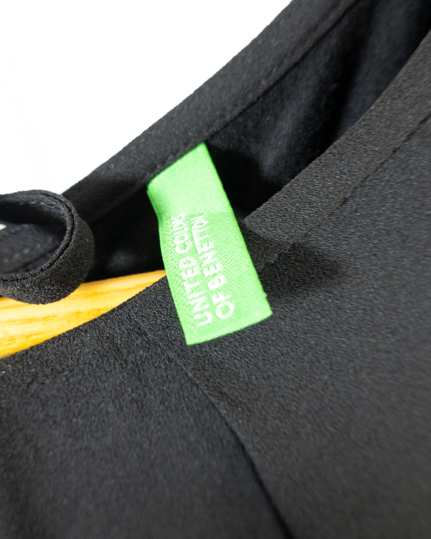 Vestido Minimal Negro - United Colors of Benetton - La Reversa