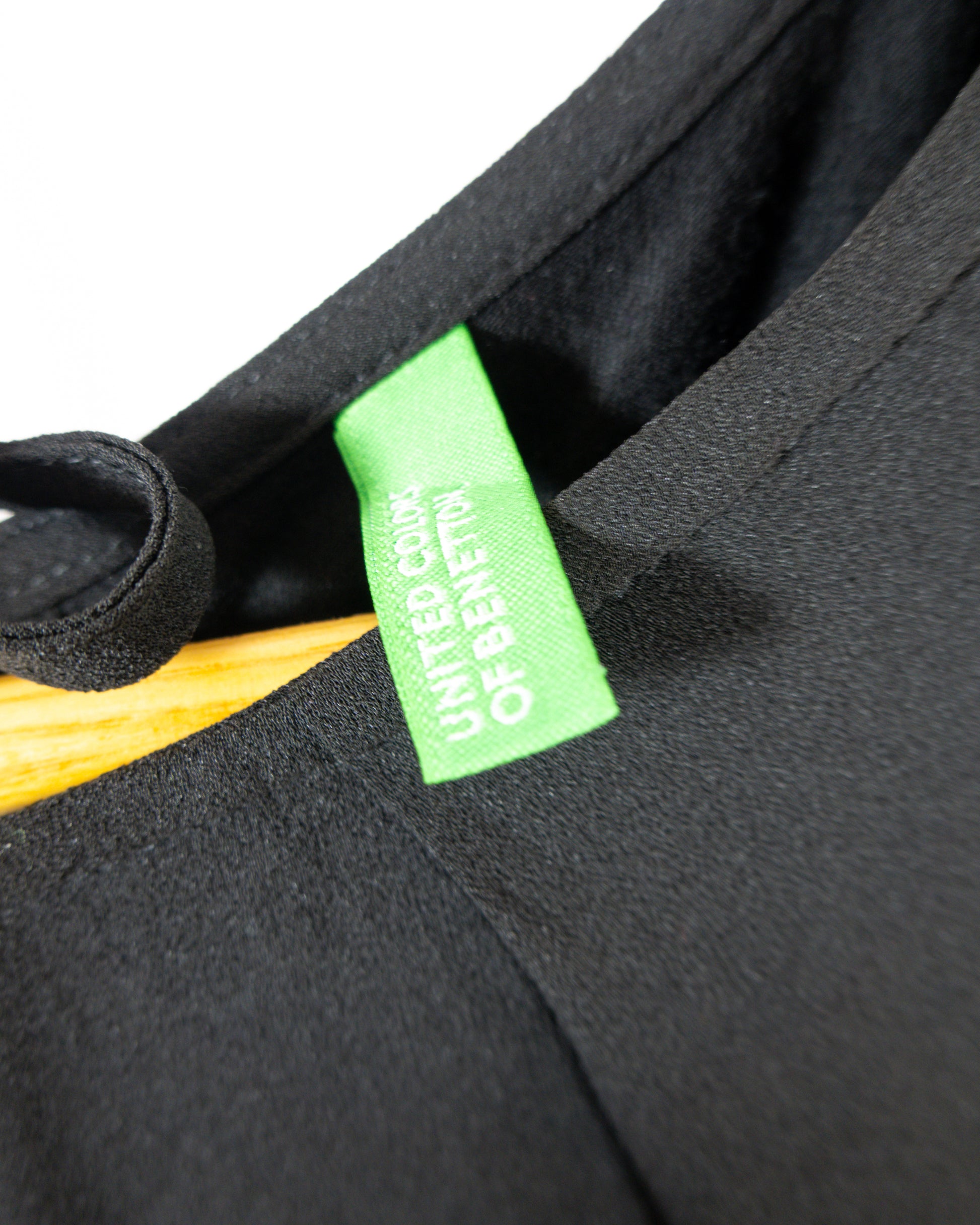 Vestido Minimal Negro - United Colors of Benetton - La Reversa