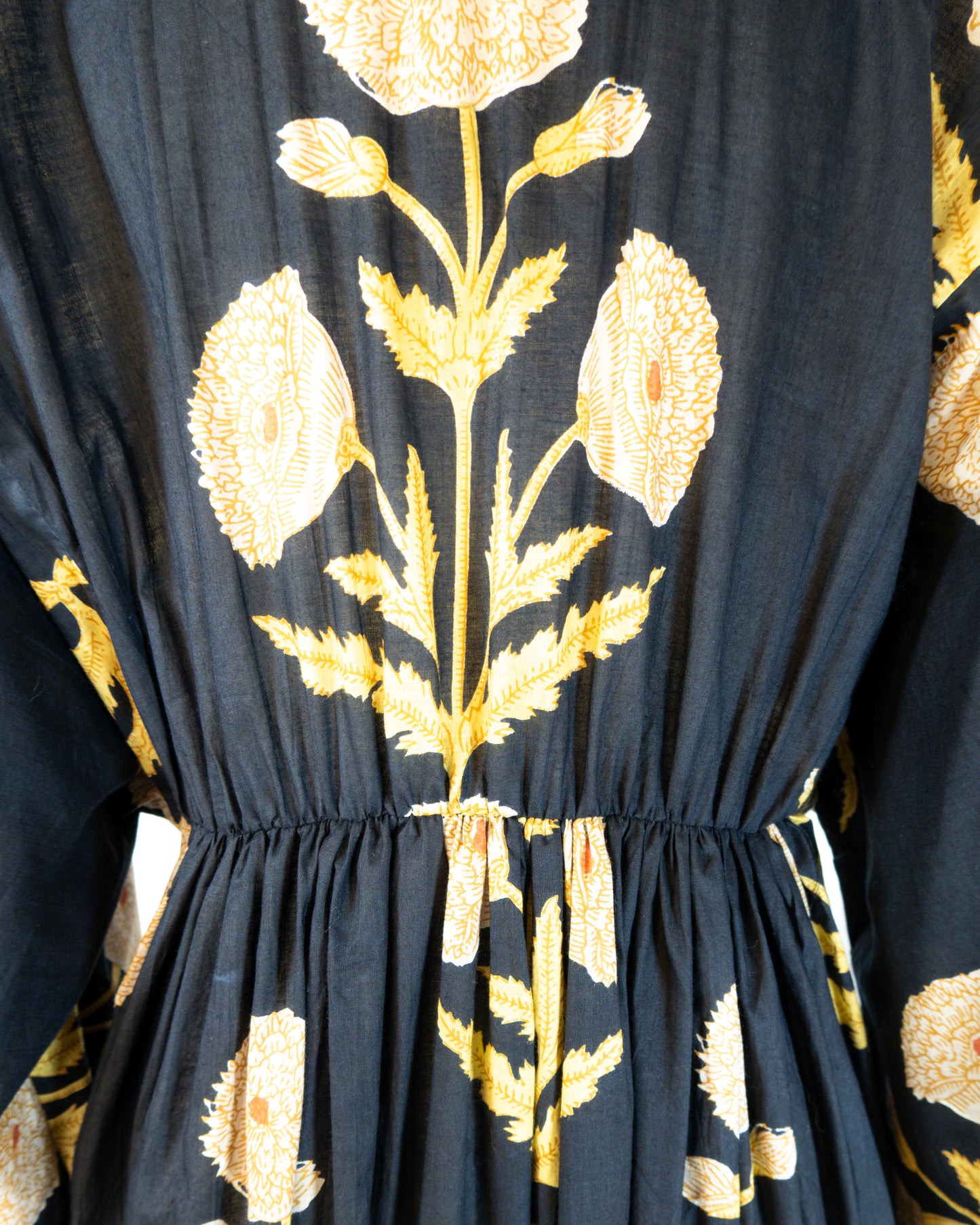 Vestido Negro Estampado - Alia Enterprises - La Reversa