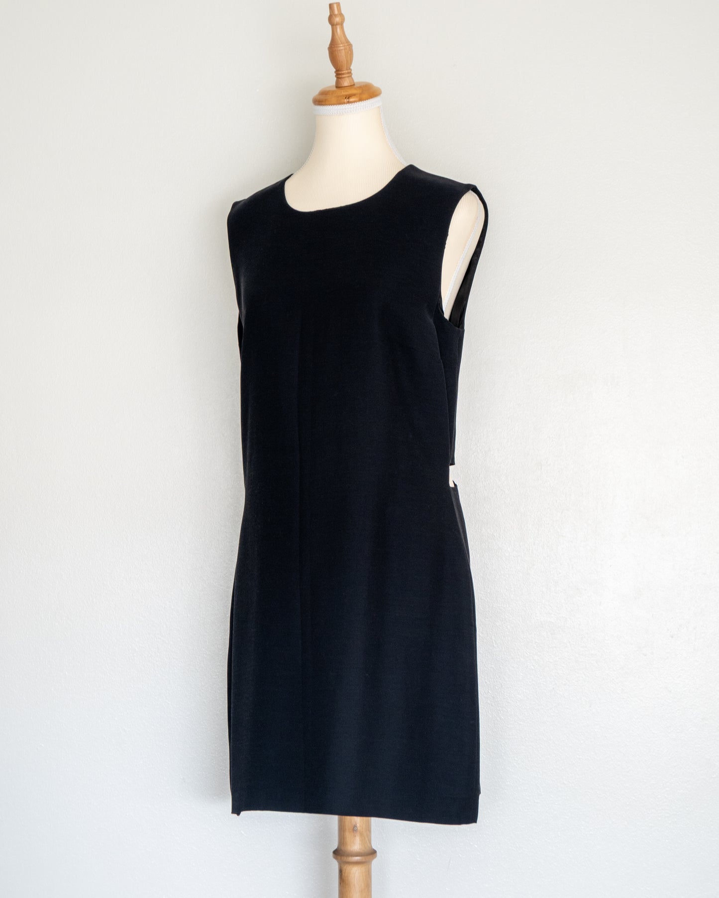 Vestido Negro Estructurado - Betsey Johnson - La Reversa
