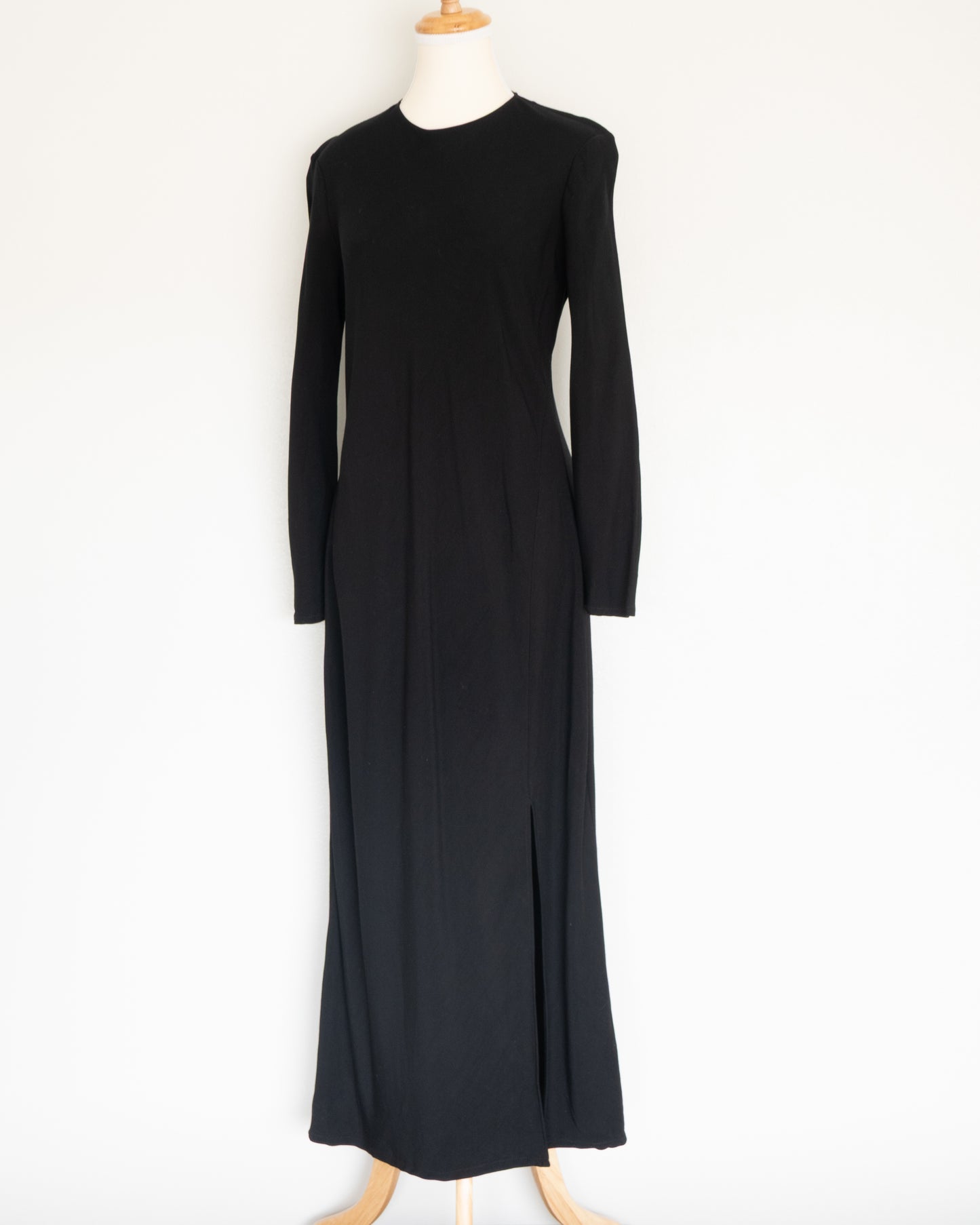 Vestido Negro Minimal - Massimo Dutti - La Reversa