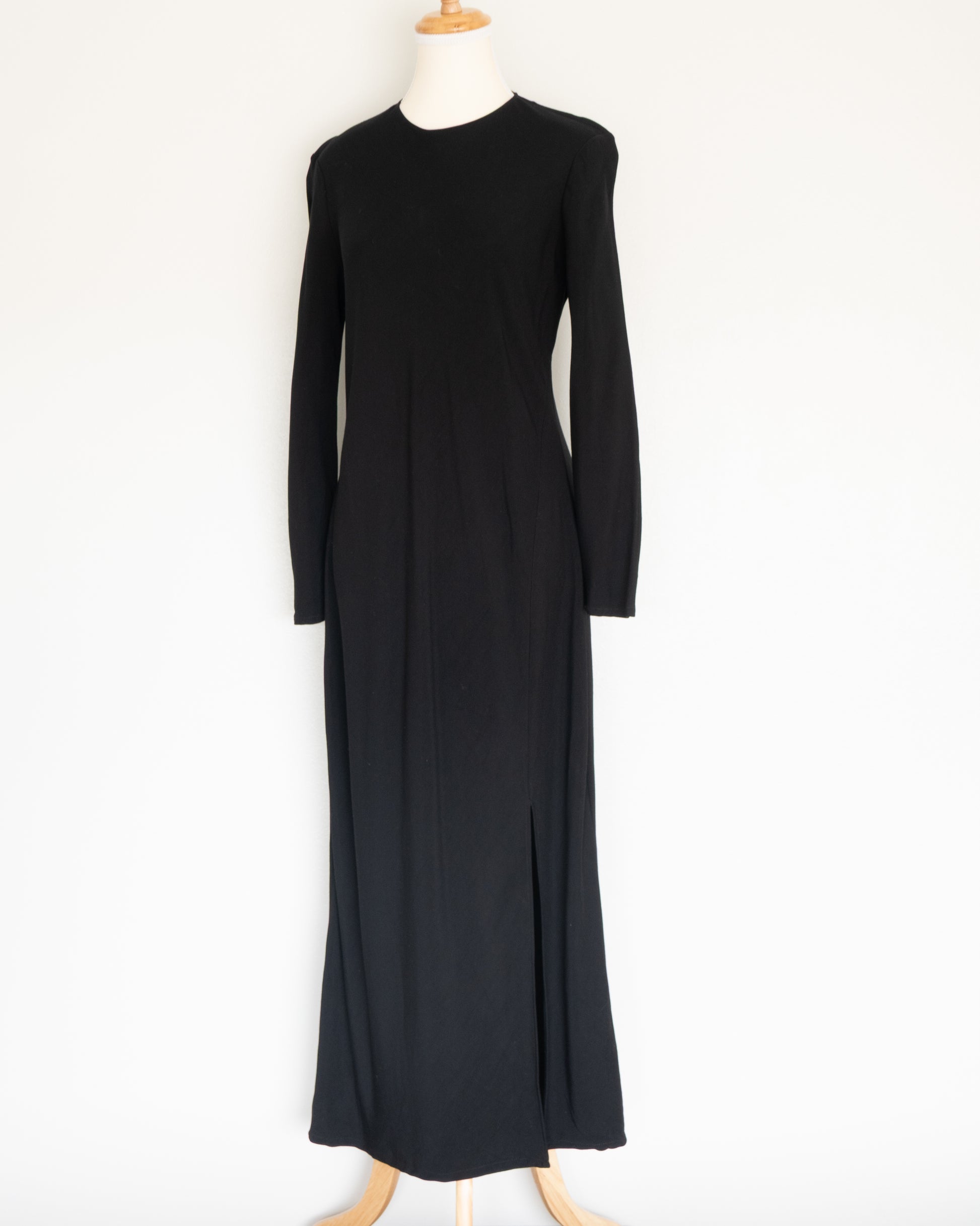 Vestido Negro Minimal - Massimo Dutti - La Reversa