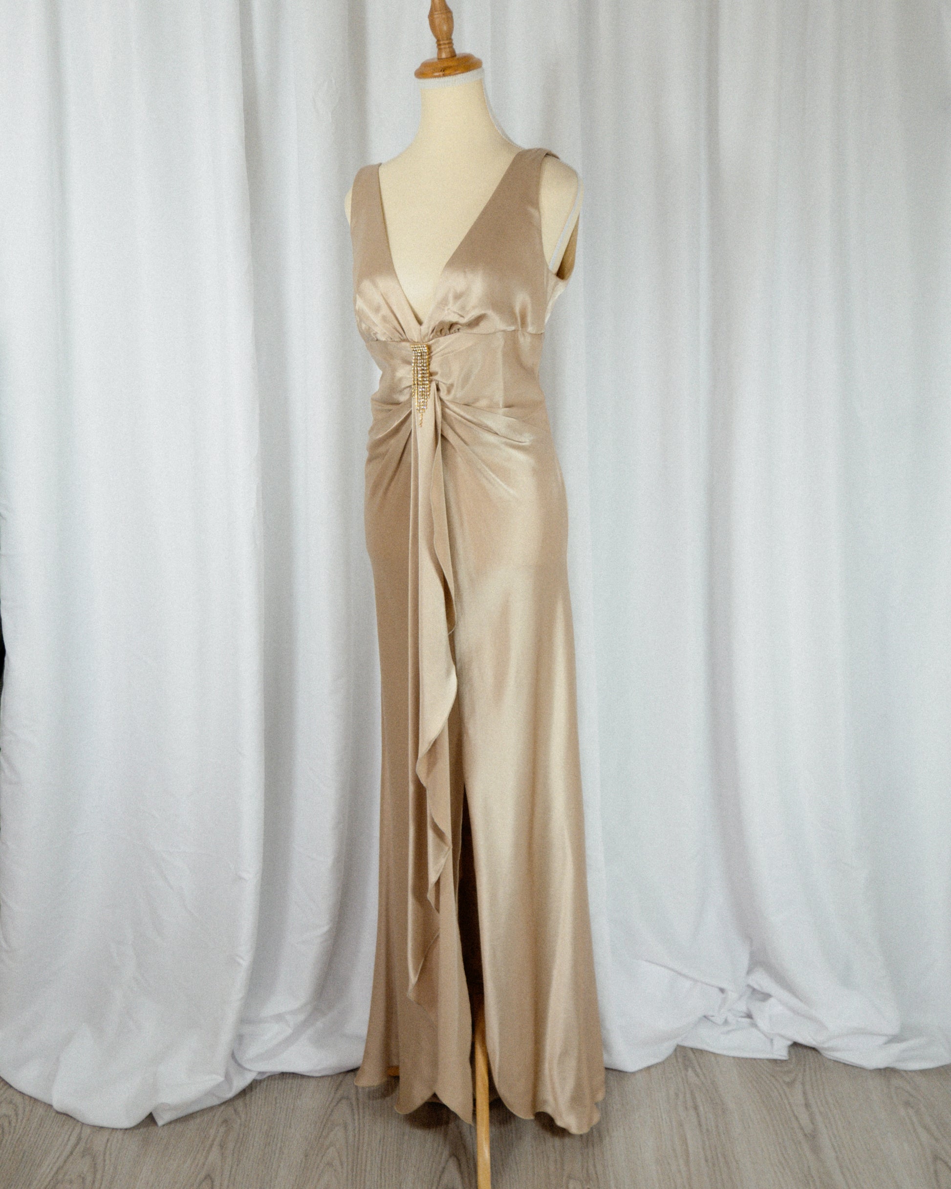 Vestido Satinado Champagne - ABS Evening - La Reversa