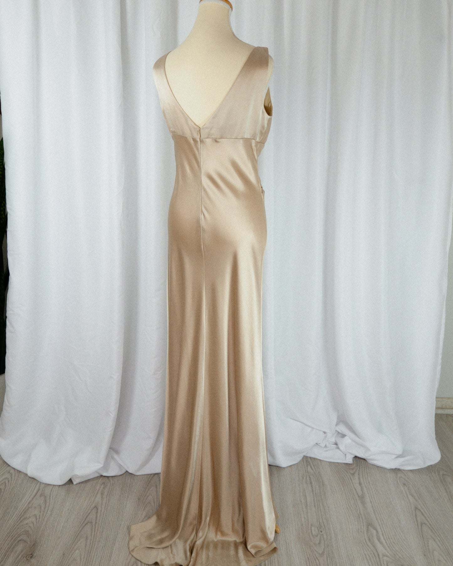 Vestido Satinado Champagne - ABS Evening - La Reversa