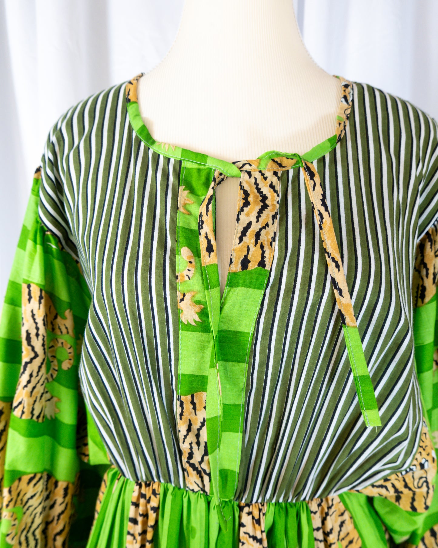 Vestido Verde Estampado - Alia Enterprises - La Reversa