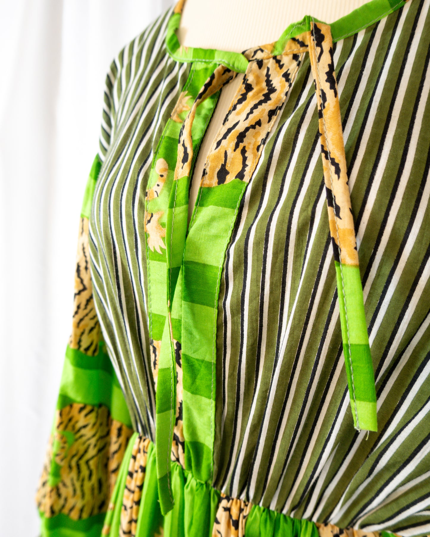 Vestido Verde Estampado - Alia Enterprises - La Reversa