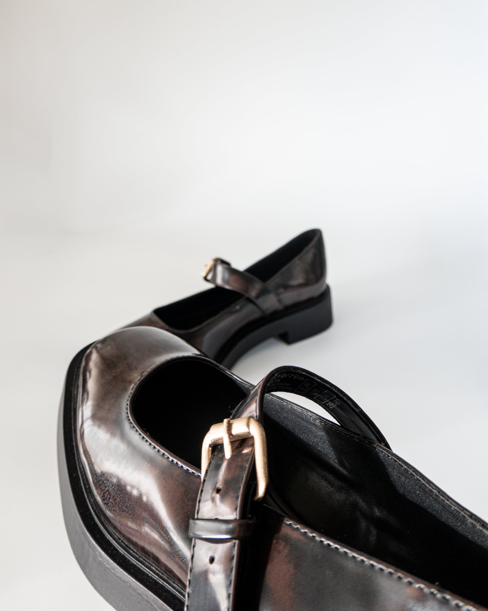 Zapatos Mary Jane Efecto Charol Degradado - Zara - La Reversa